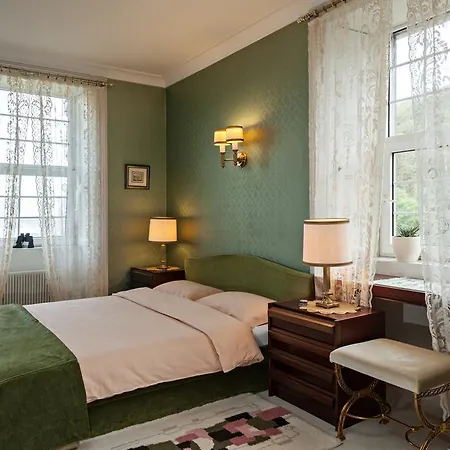 Glanleam House Knights Town